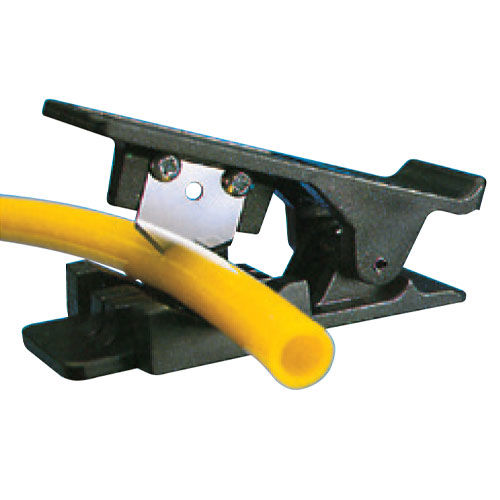 COUPE-TUYEAUX EN PLASTIC