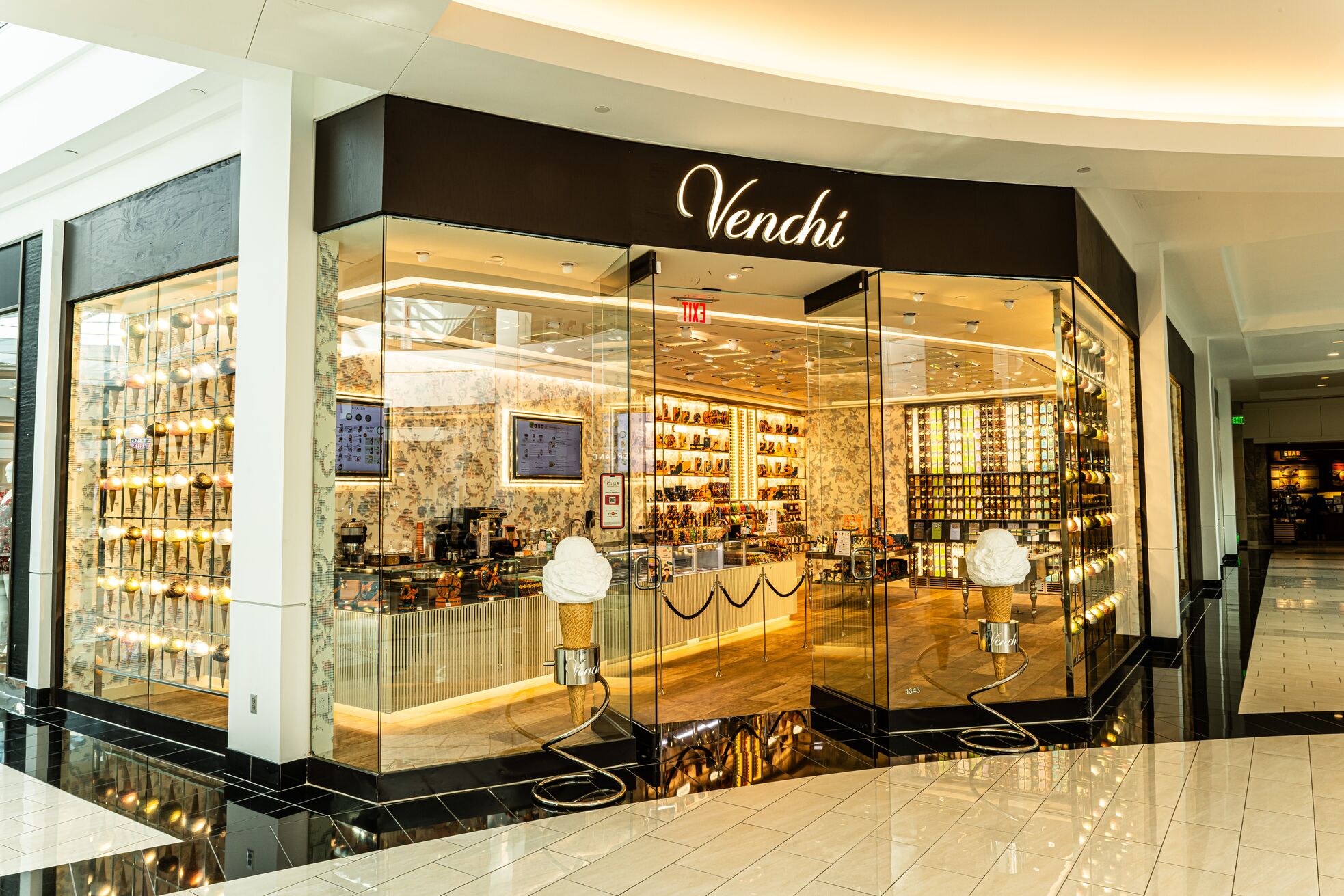 Web version-6479-Store_US_KOP (1).jpg