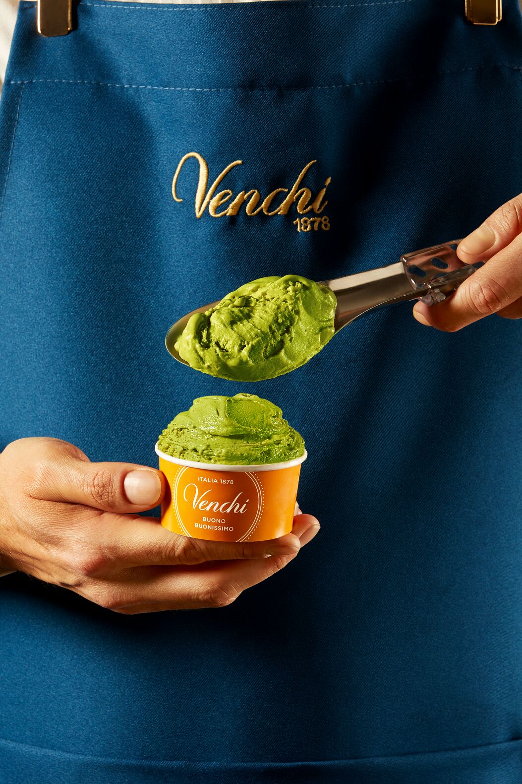 Venchi_MatchaGelato_Setphoto_3.jpg