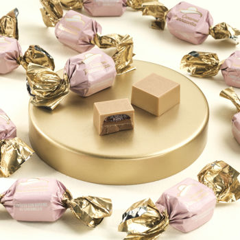 San Valentino idea regalo scatola con 12 cioccolatini pralinati al  cioccolato fondente con farciture di crema al bacio 144gr