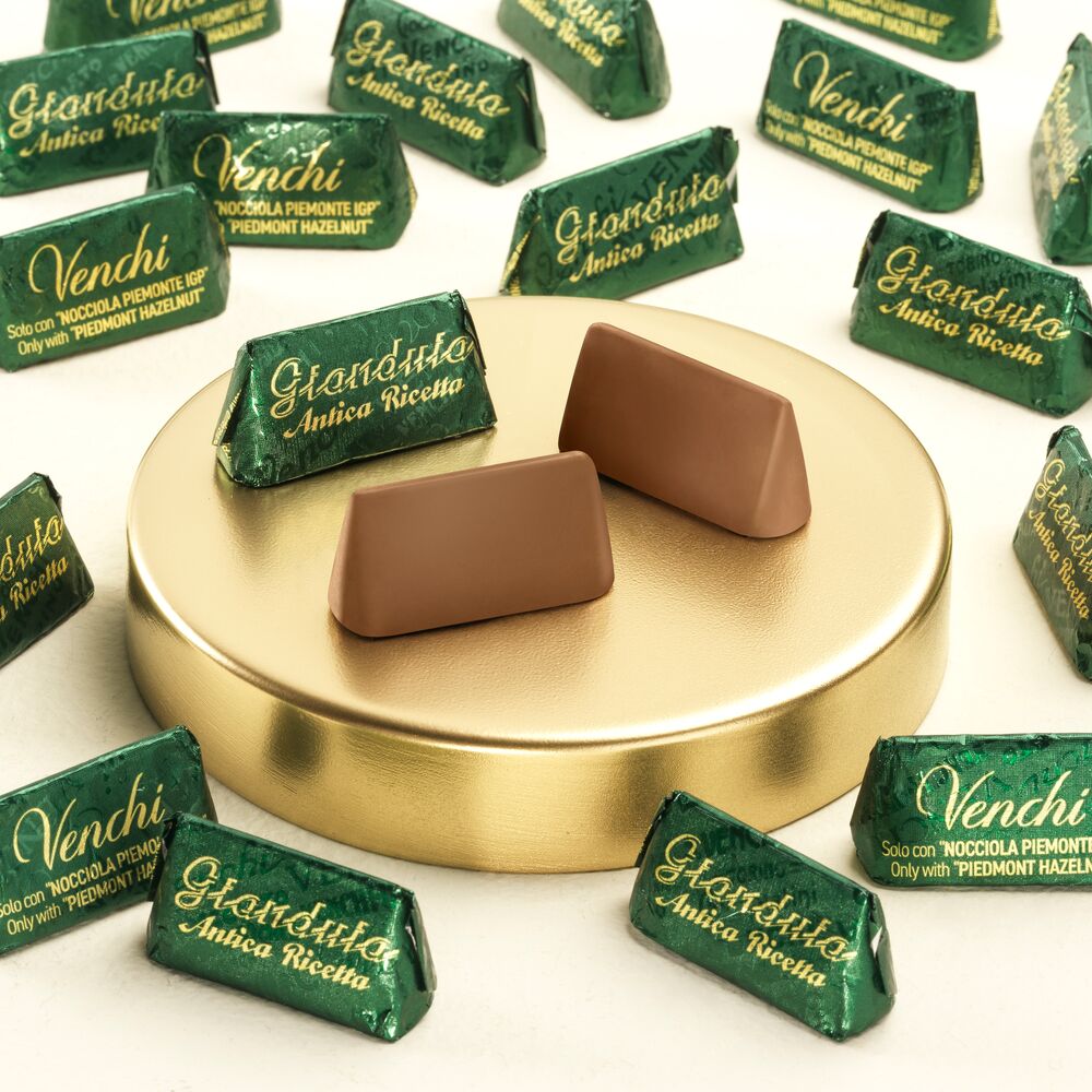 2.2 lb Giandujotti Antica Ricetta chocolates: a time-honoured recipe with a minimum of 32% Piedmont Hazelnuts. Buy now!