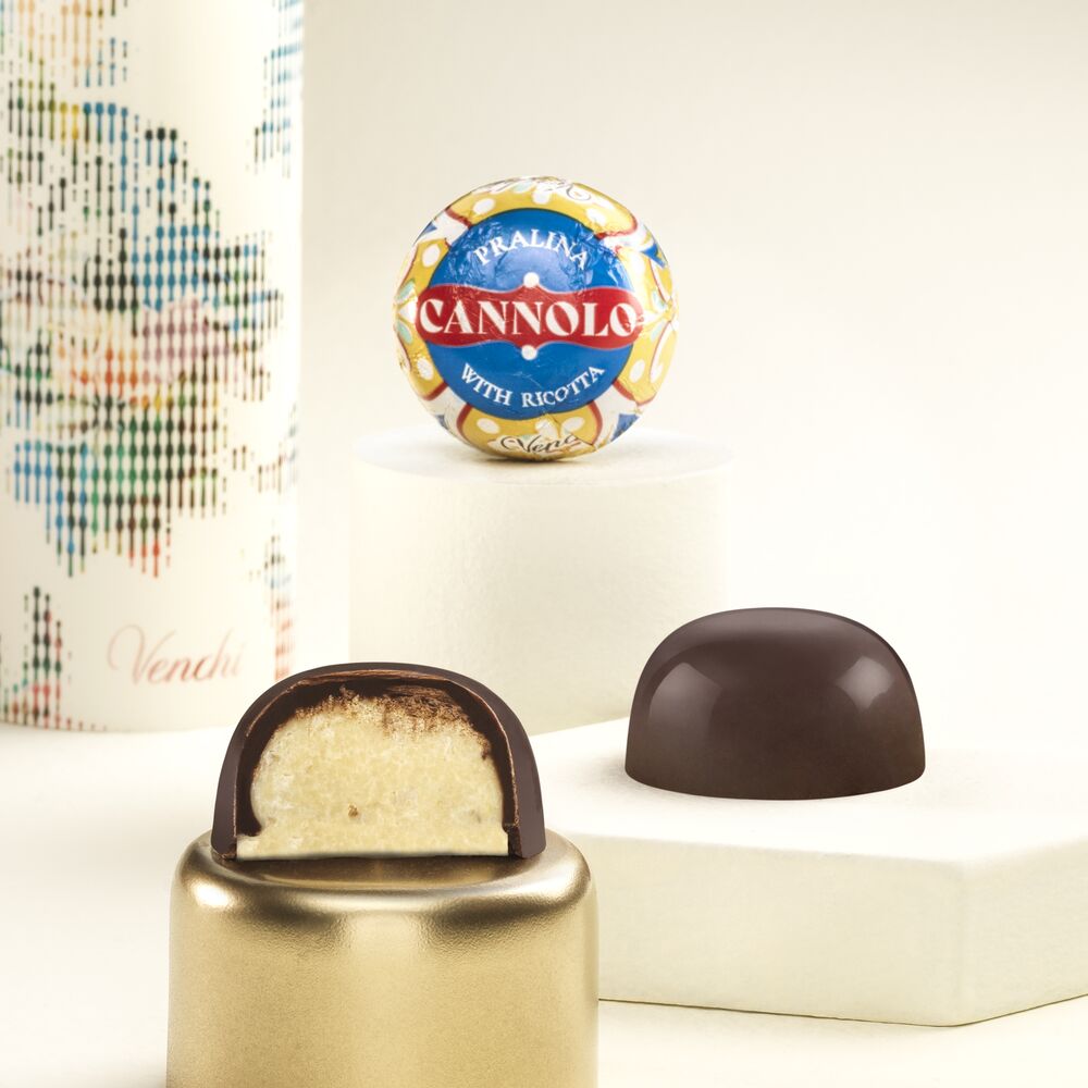 Chocolate filled with ricotta and cherries, candied oranges and crunchy biscuit crumbs. Gluten free. Buy online!