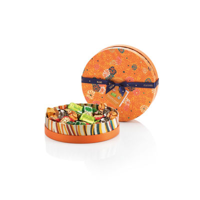Medium hamper with assorted chocolates 14.10 oz