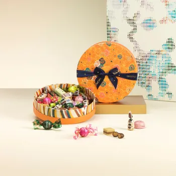 Gift hamper with assorted chocolates 316 g