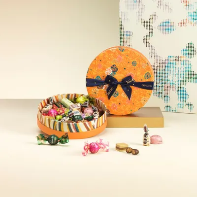Gift hamper with assorted chocolates 316 g