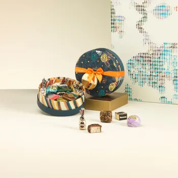 Gift hamper with assorted chocolates 138 g