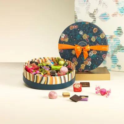 Tasting hamper with assorted chocolates 637 g