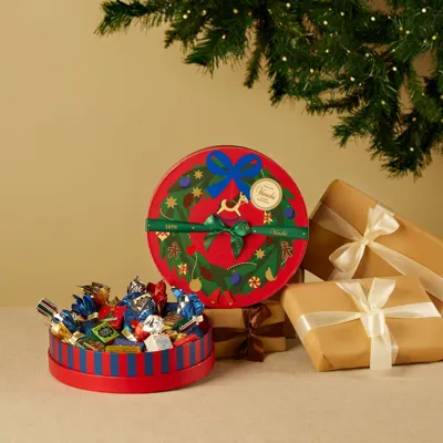 Christmas gift hamper with assorted chocolates 275 g