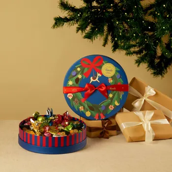 Christmas gift hamper with assorted chocolates 615 g