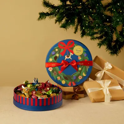 Christmas gift hamper with assorted chocolates 615 g