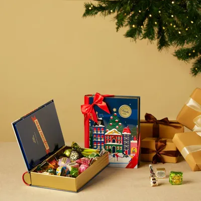 Christmas Maxi Book with assorted chocolates 333 g