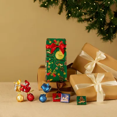 Christmas gift box with assorted chocolates 94 g