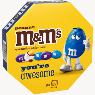 Milk chocolate (48%) covered peanuts (24%) in a sugar shell.