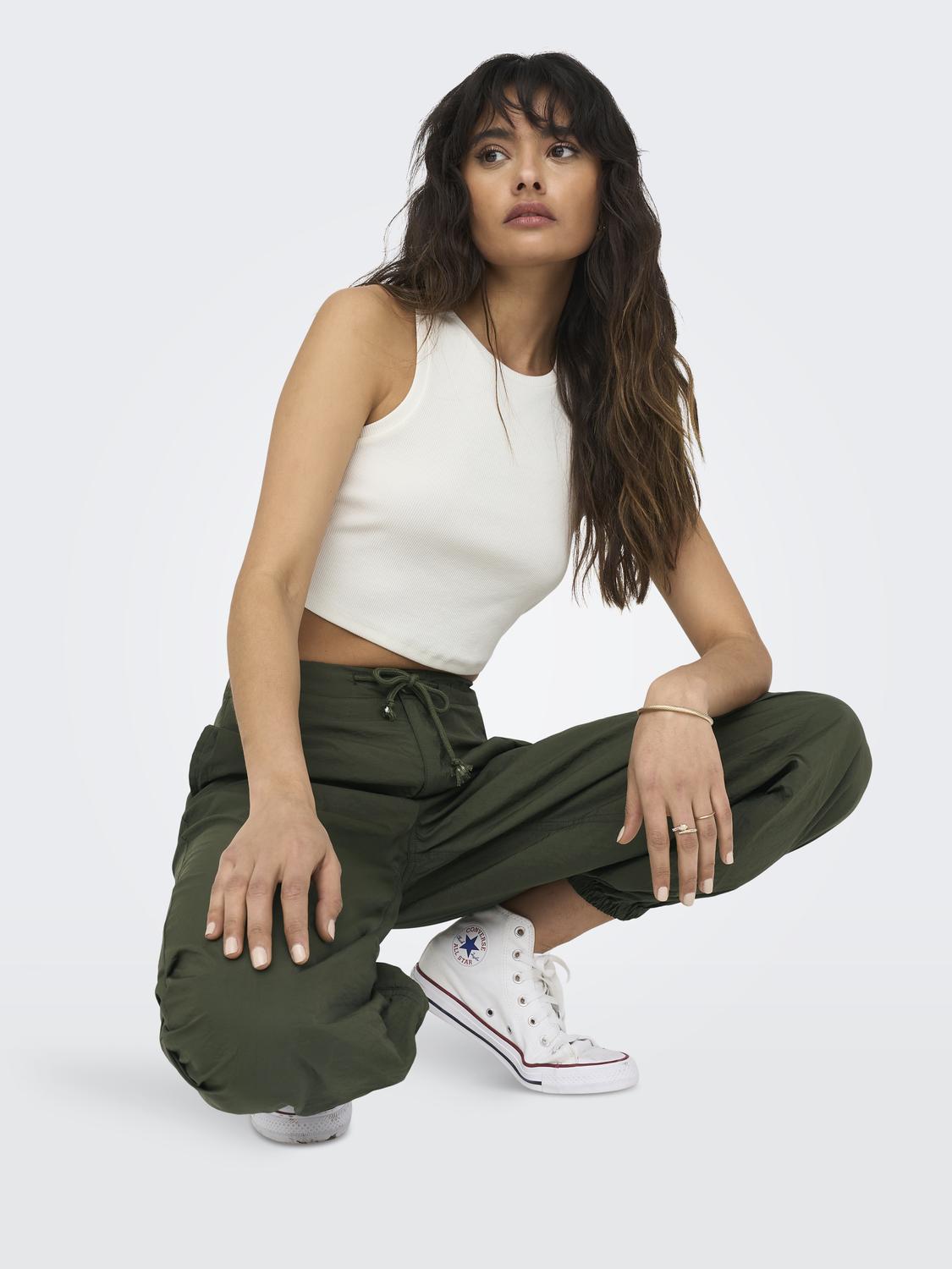 ONLVILMA BASIC Slim Fit mouwloze tanktop voor een moeiteloze stijl