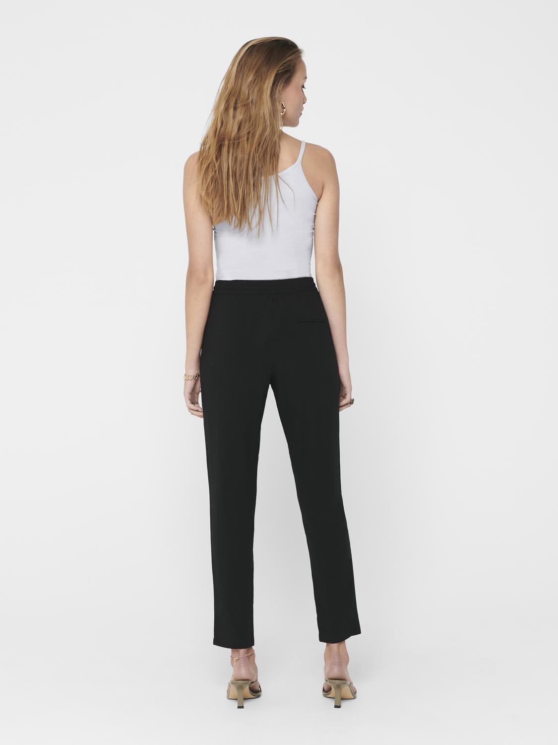 ONLLOVE O-hals ærmeløs stretch fit top til hverdagsstil