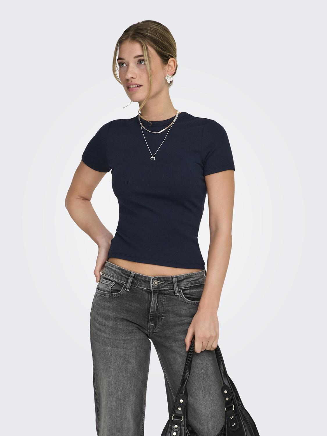 ONLJUNE ENG ANLIEGENDES T-SHIRT