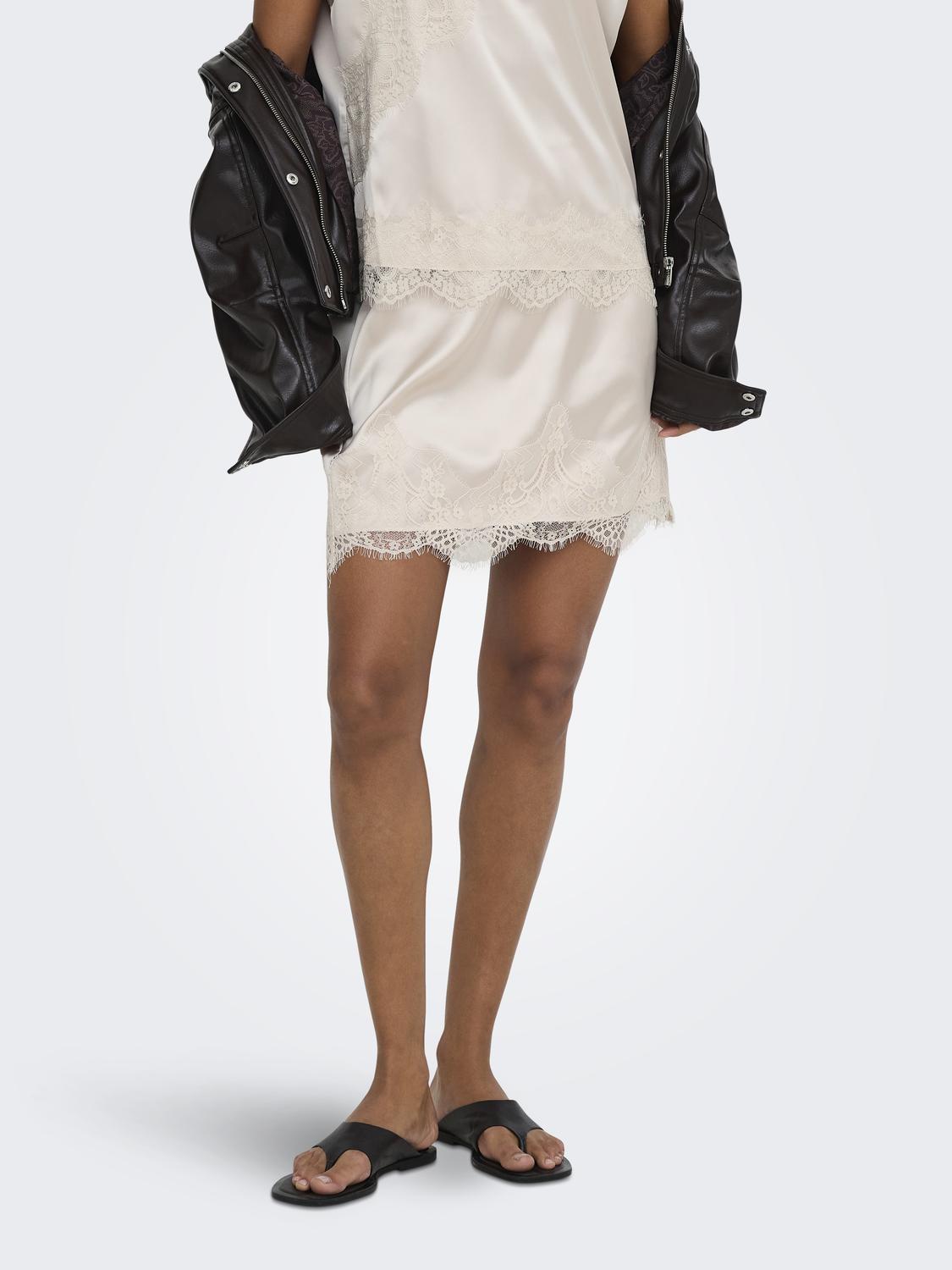 ONLBELLA SHORT SATIN LACE SKIRT WVN