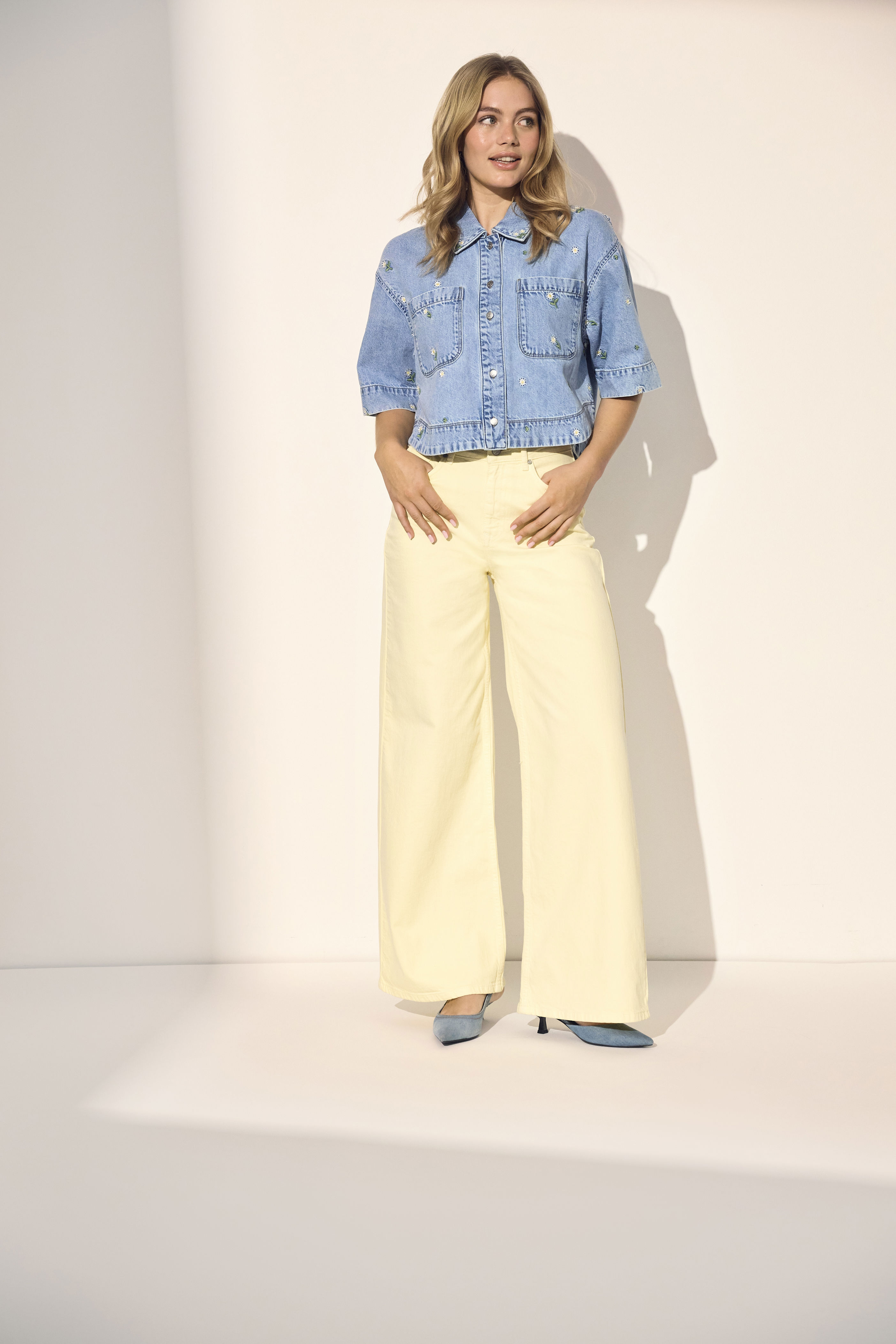 JDYVERA HW X-WID JEANS COL STRETCH DNM