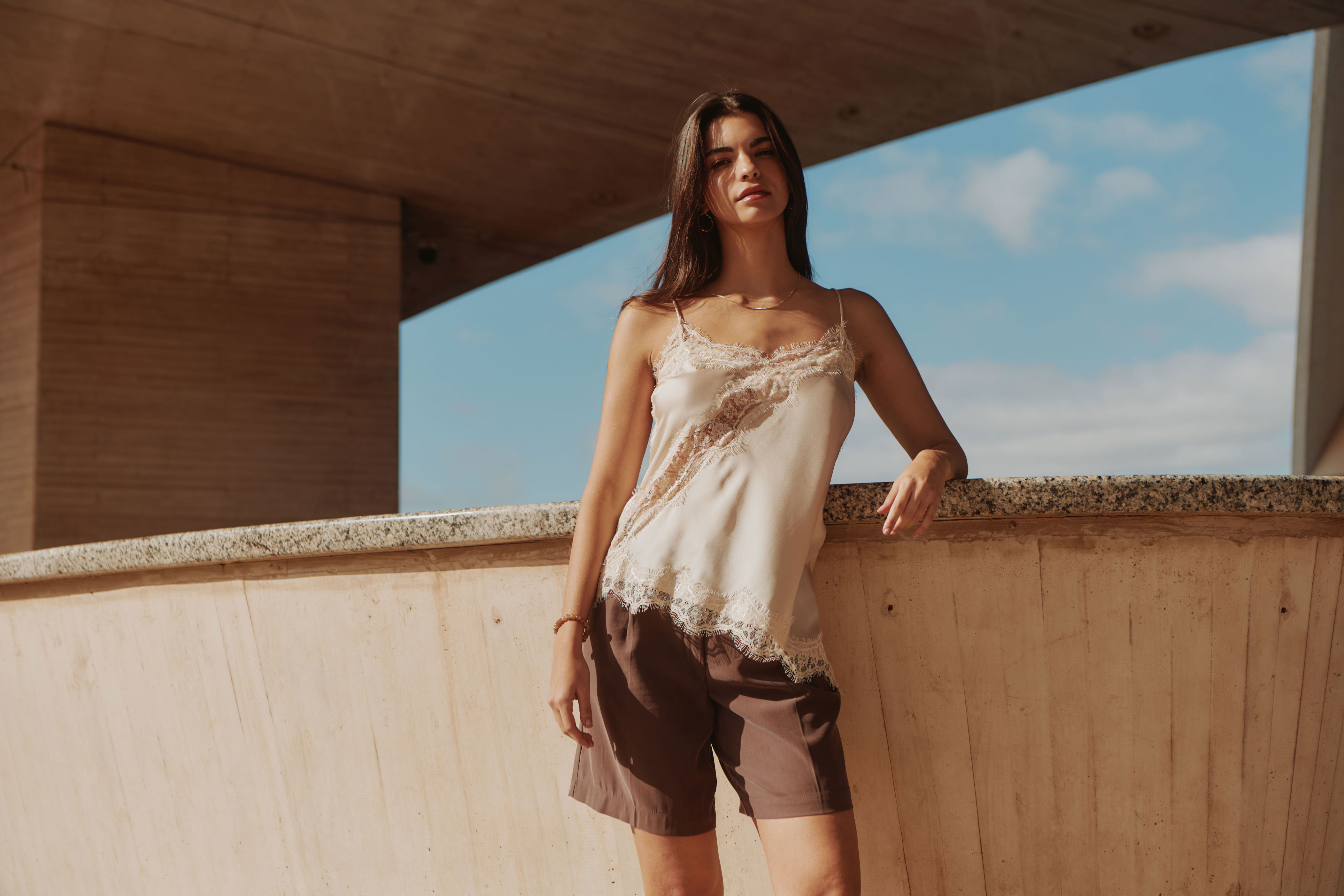 JDYFIFI S/L ASYM LACE SINGLET WVN NOOS