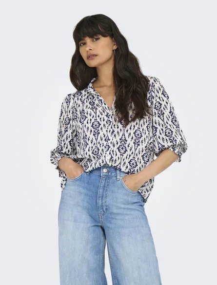 ONLRAYA Feminin skjorte med regular fit og 3/4 ærmer