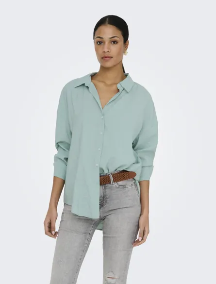 ONLZAZIMA Oversized fit overhemd met knoopsluiting en langer op de rug