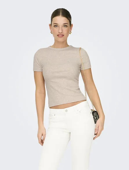 ONLJUNE ENG ANLIEGENDES T-SHIRT