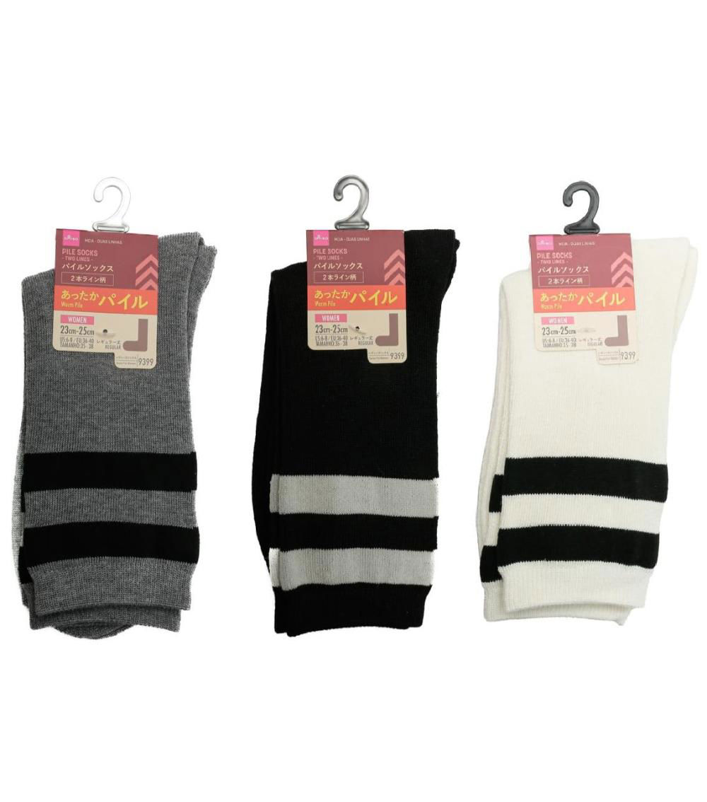 Warm pile knee-high socks with heart pattern