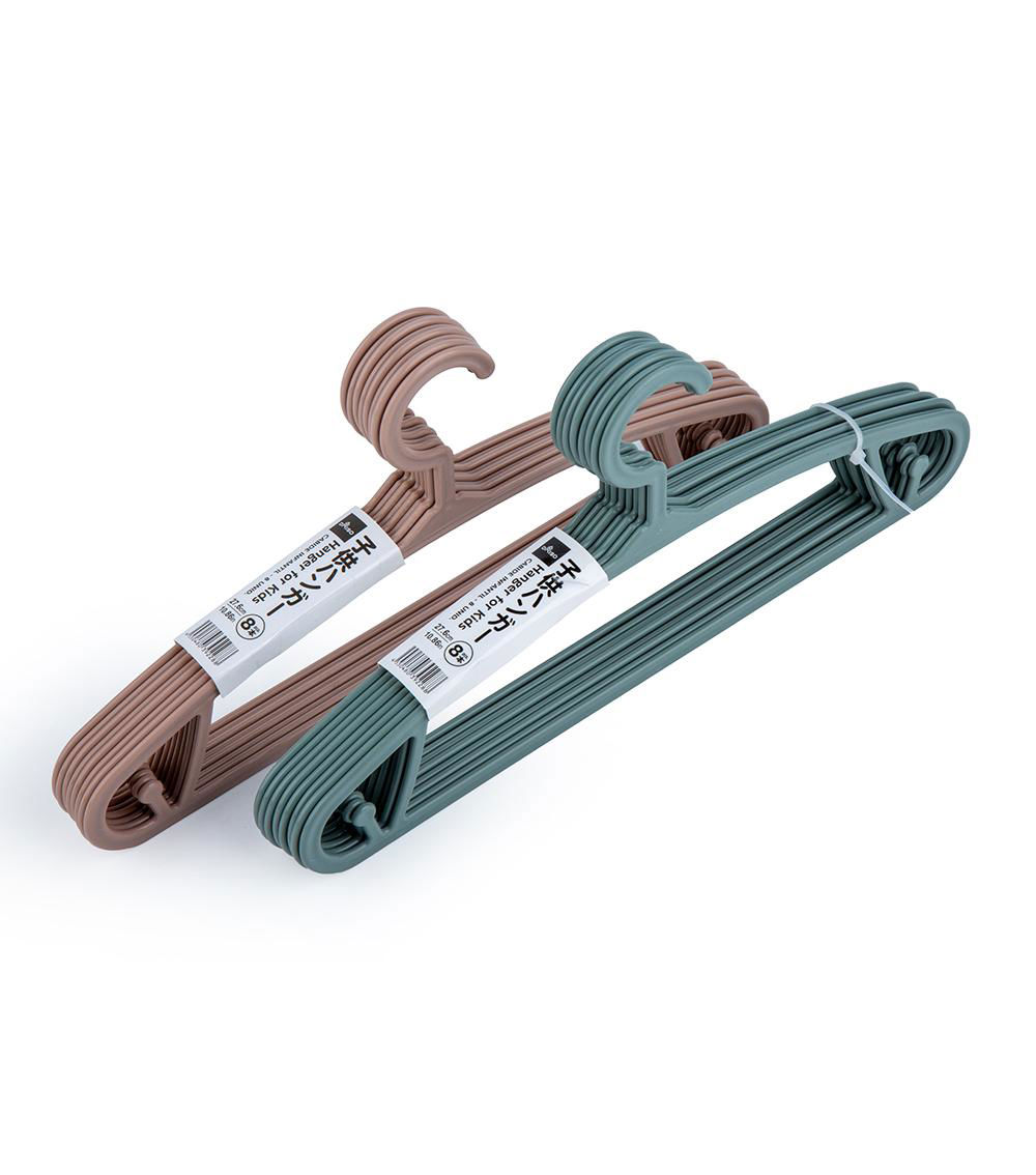 Children's Plastic Hanger Set of 8, Assorted (1 pc)