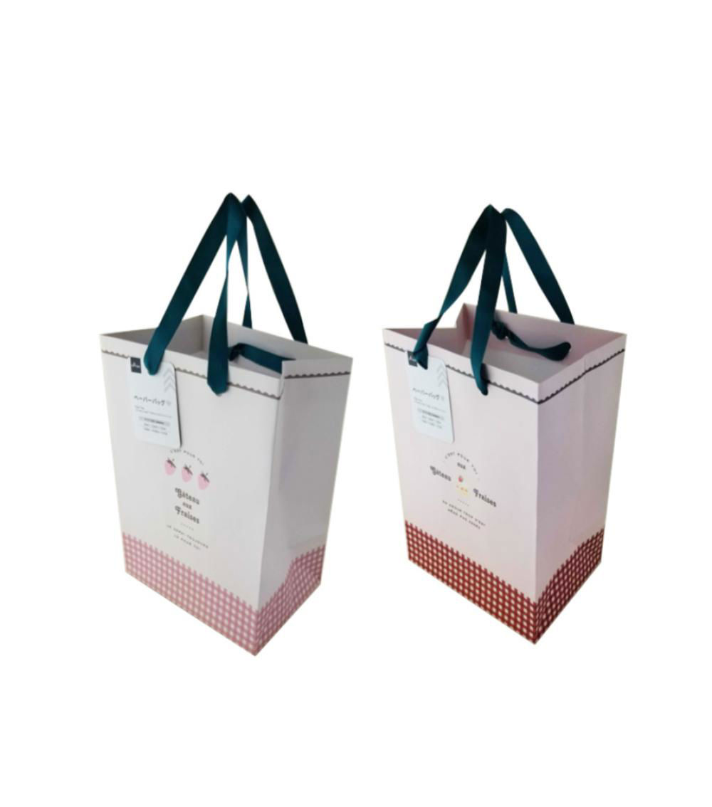 Berry Cake Paper Bag, Assorted (1 pc) - 18cm x 23cm x 13cm