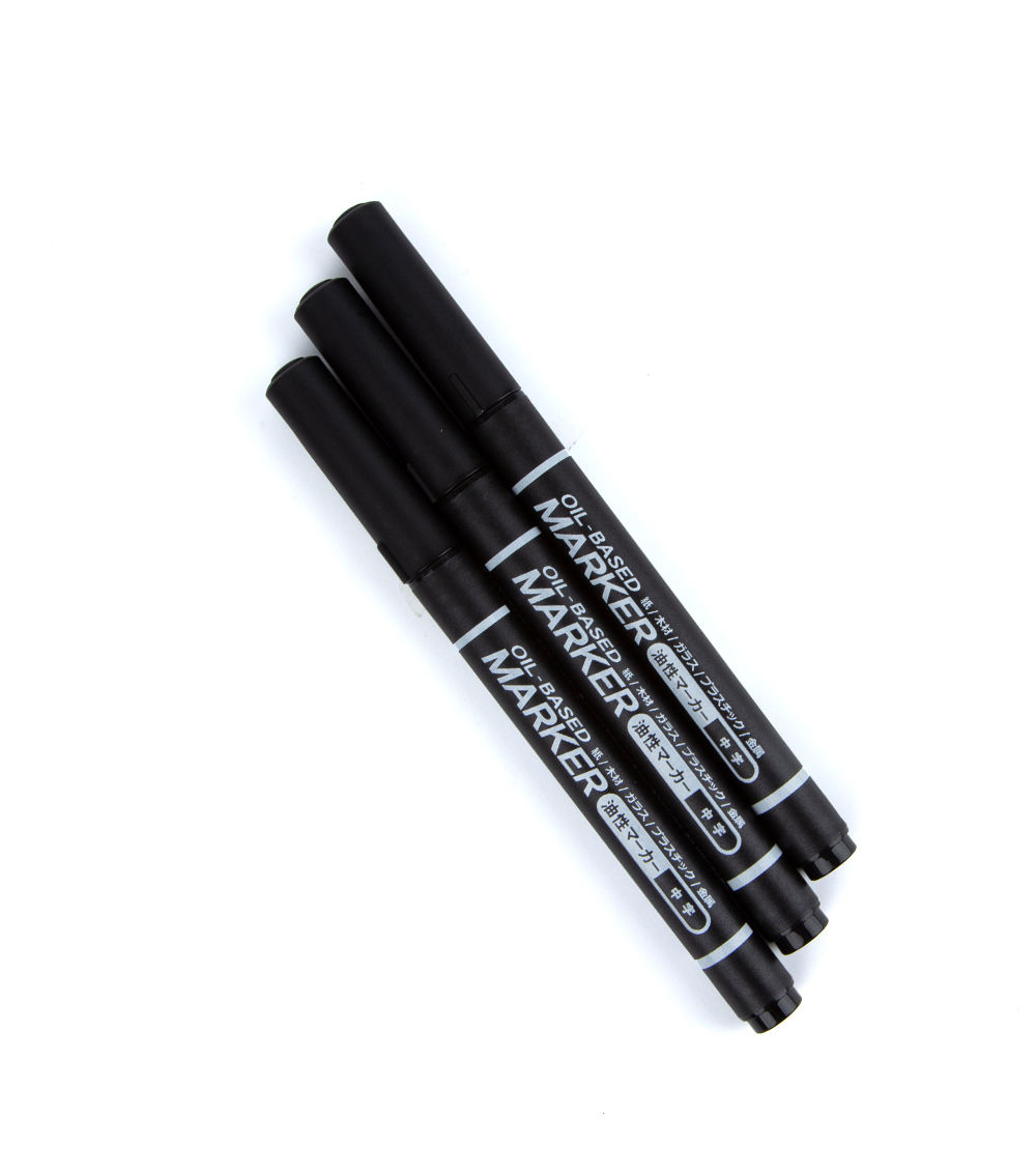 Oil-Based Marker, Medium Tip - Black