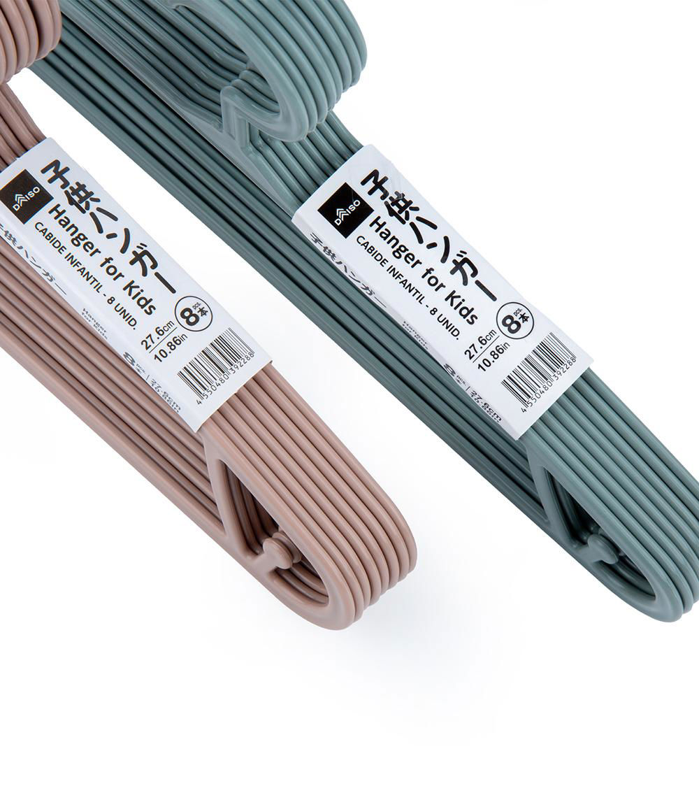 Children's Plastic Hanger Set of 8, Assorted (1 pc)