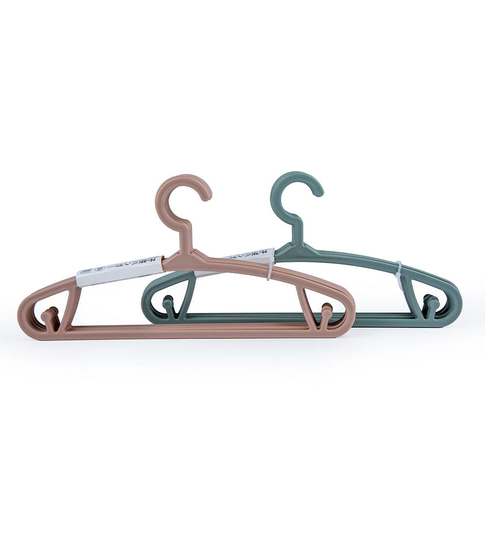 Children's Plastic Hanger Set of 8, Assorted (1 pc)