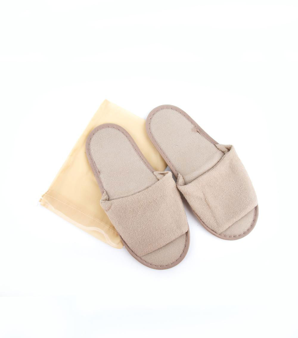 Foldable Cotton Pile Slippers with Bag, Assorted (1 pc)