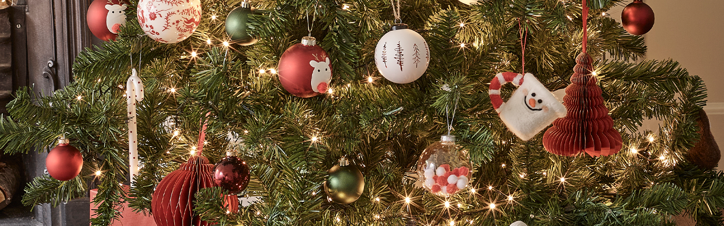 Alison Pine Christmas tree assembly