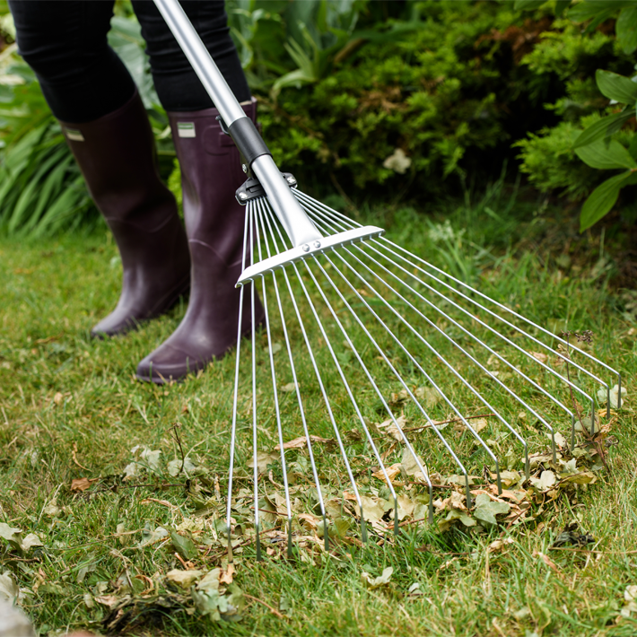 Dobbies lawn outlet aerator