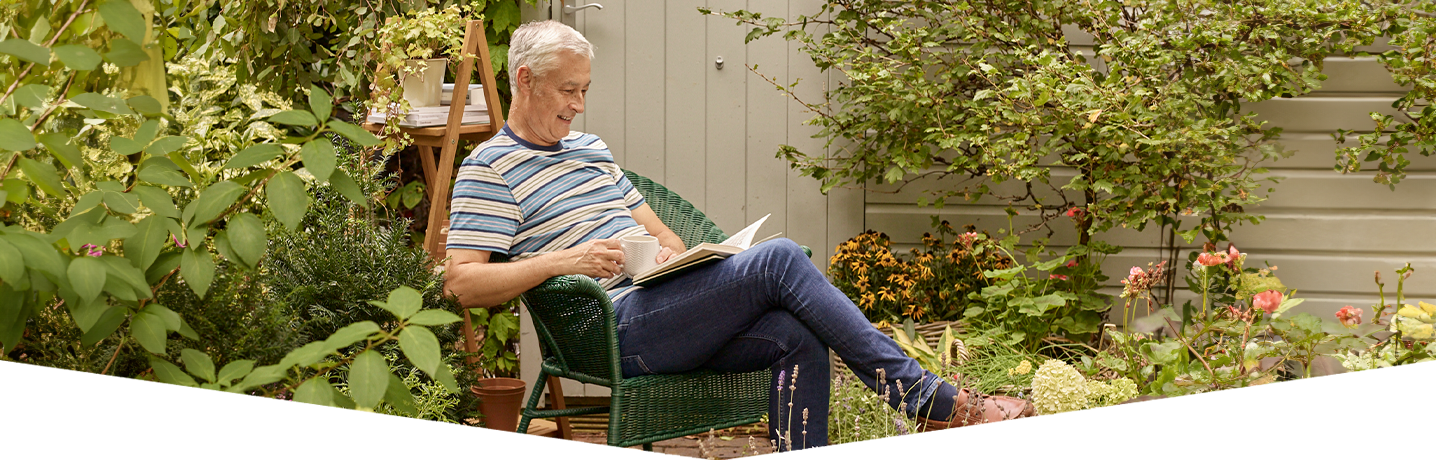 How to create an outdoor reading nook