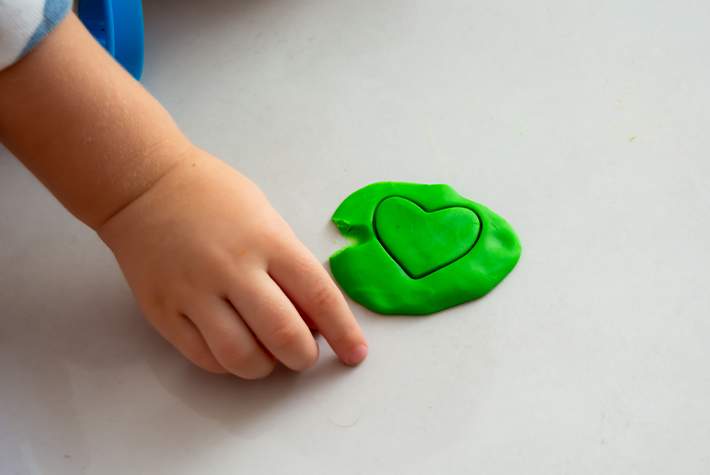 Make mint-scented modelling dough