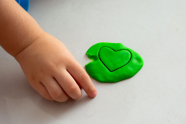 Make mint-scented modelling dough