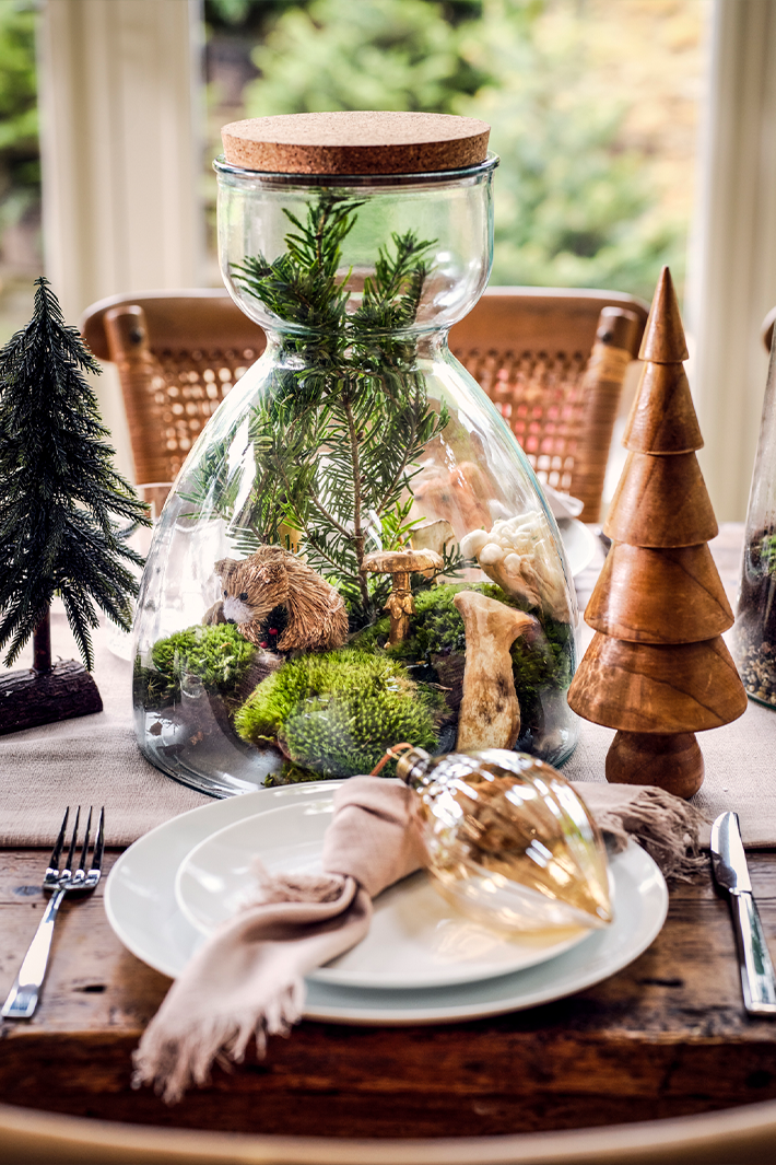 How to create a woodland glass centrepiece