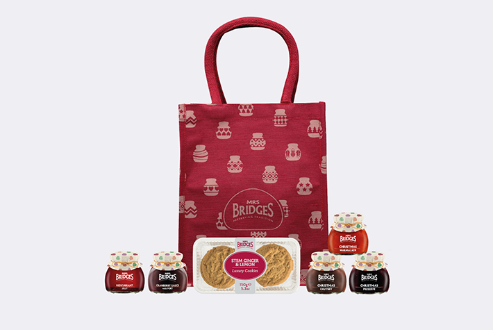 Christmas hamper red jute