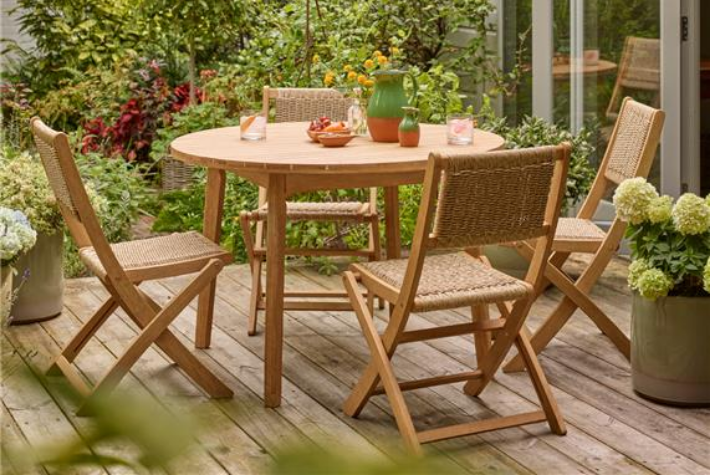 Wood garden furniture