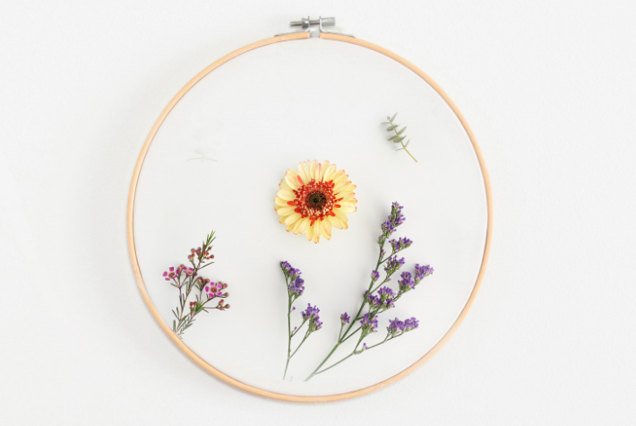 Make your own wildflower suncatchers