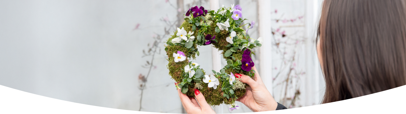 Summer bedding plants wreath