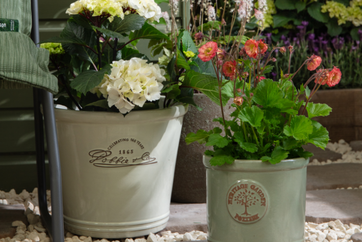 Dobbies Heritage plant pots