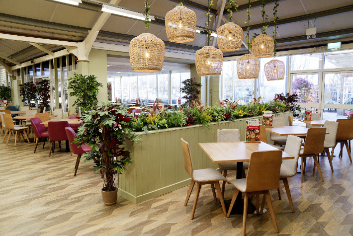 Moreton Park-Store-Restaurant