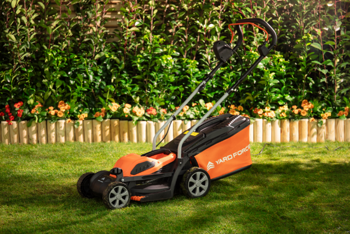 Five tips to keep your lawn looking great all year round 