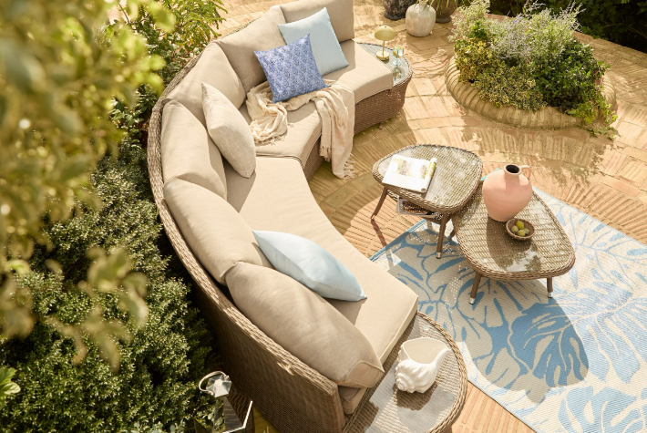 How to design your outdoor living space