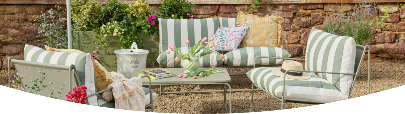 How to host a winning summer garden party