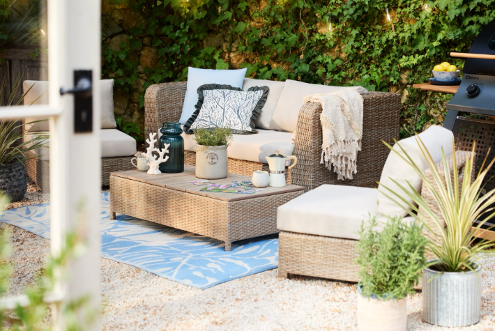 How to host a winning summer garden party