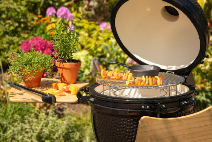 How to host a winning summer garden party